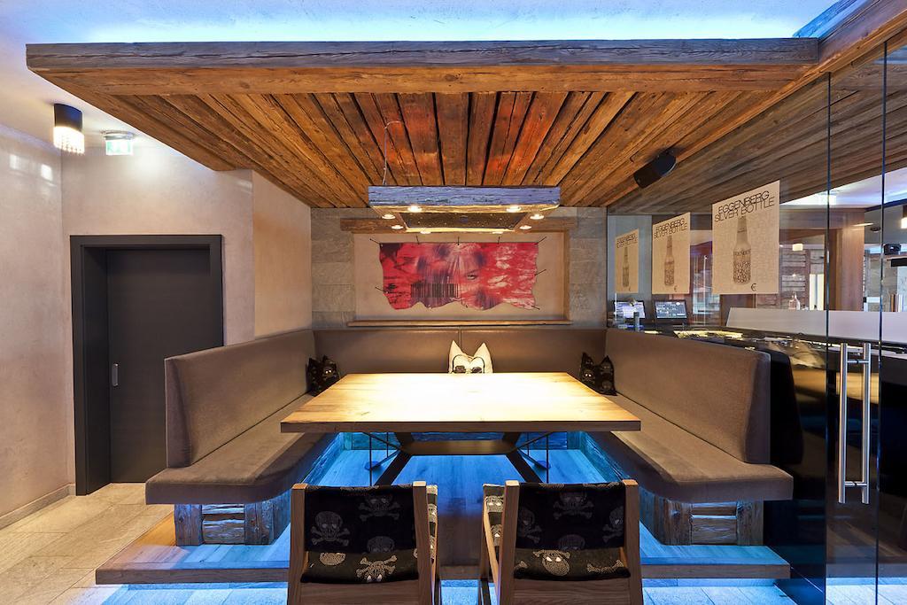 Harakiri Partyhouse Hotel Mayrhofen Exterior foto