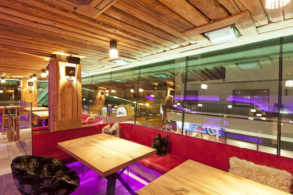 Harakiri Partyhouse Hotel Mayrhofen Exterior foto