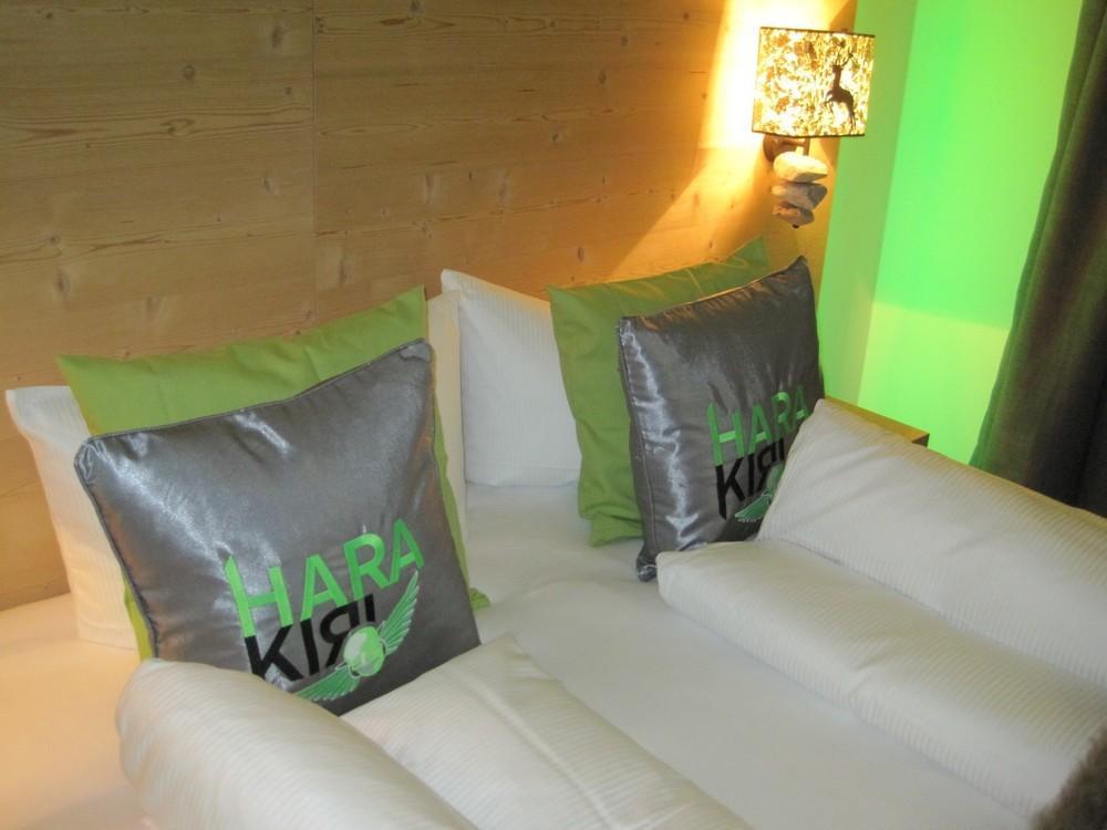 Harakiri Partyhouse Hotel Mayrhofen Exterior foto